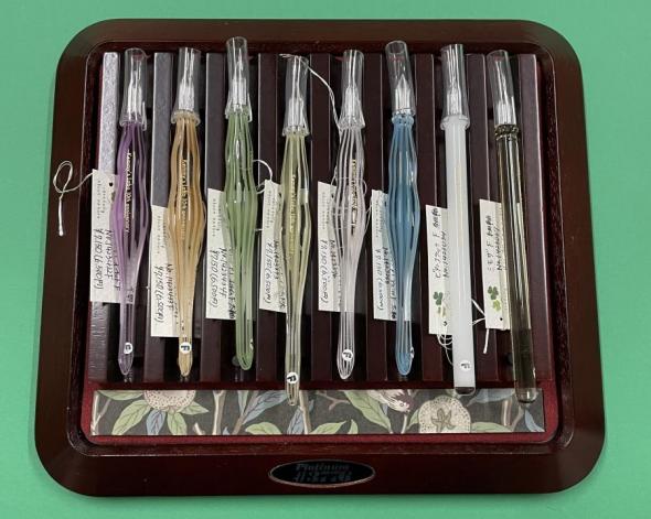 ケミーズラボ　ガラスペン　太軸ストライプ　F(細字)　クリーム